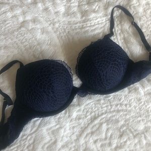 Victoria’s Secret Bombshell Plunge Bra 32A